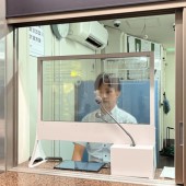 Đường sắt Seibu thử nghiệm màn hình phiên dịch cho du khách nước ngoài